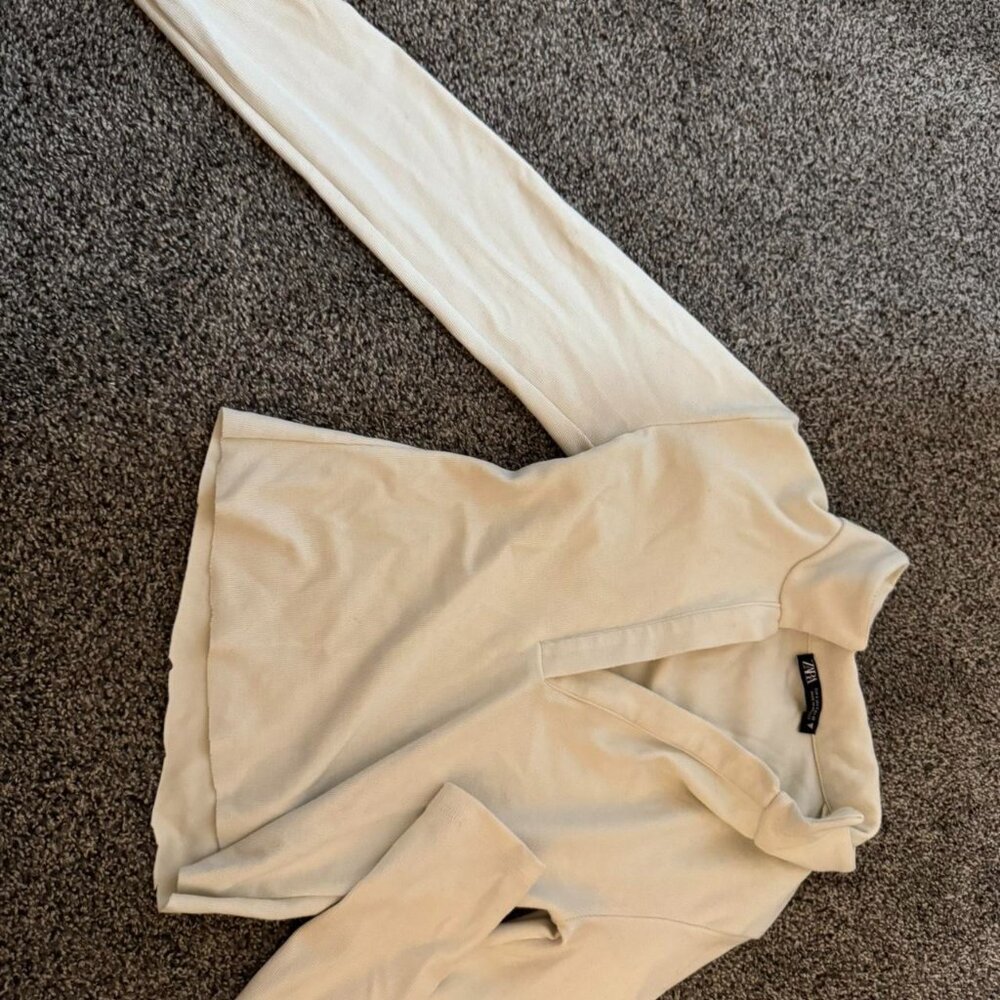 Zara Women's Cream and White Crop-top